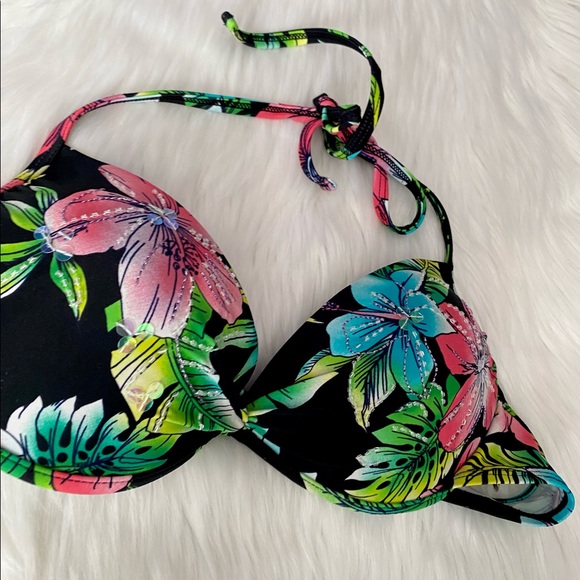 *sold* Sexy Tropical Bikini Set - Picture 4 of 11
